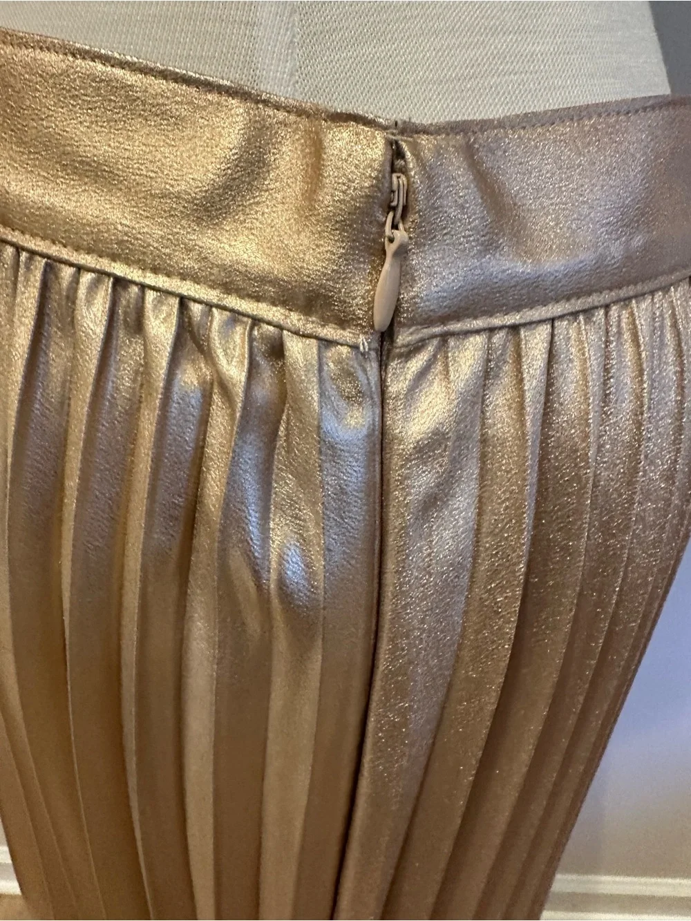 LOFT Gold Metallic Shimmer Pleated Midi Skirt - Size 6